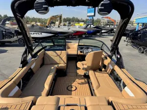 2027-mastercraft-xt23-144583-image9