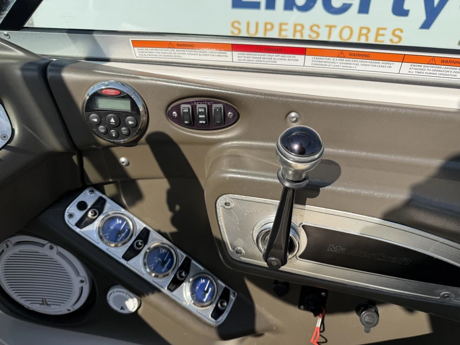 2006-mastercraft-maristar-215-144586-image15