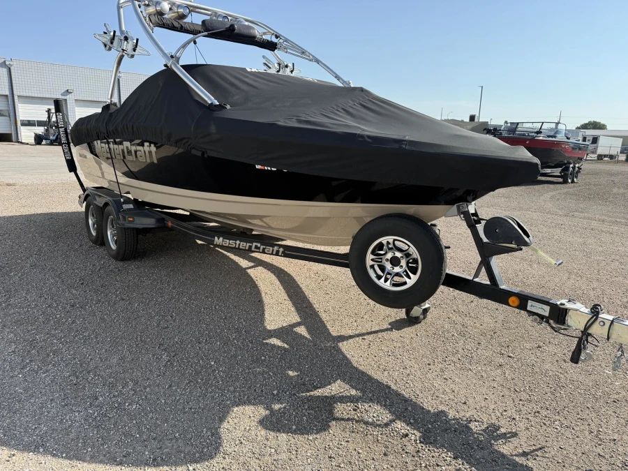 2006-mastercraft-maristar-215-144586-image2