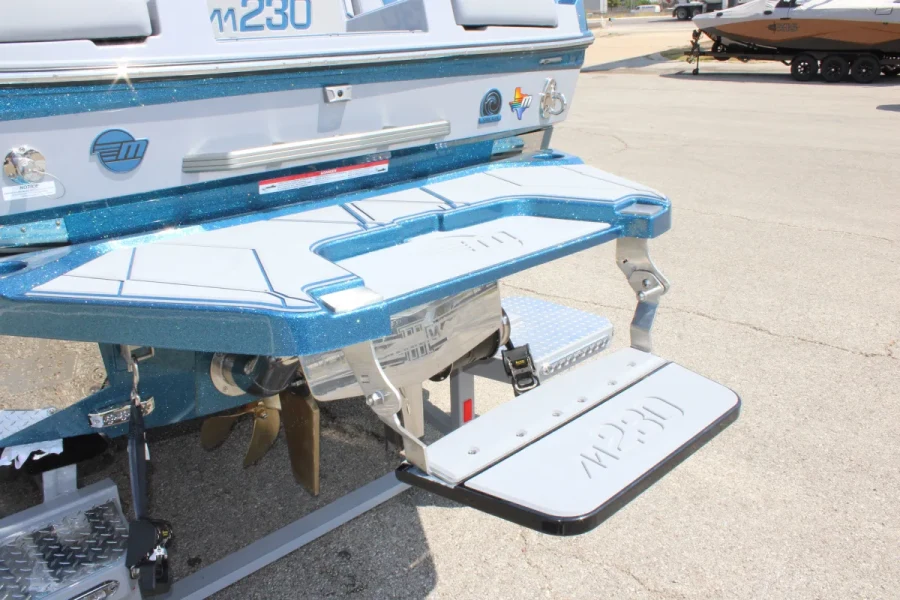 2027-malibu-m230-144615-image8.webp
