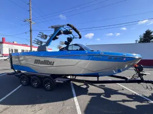 2025-malibu-wakesetter-25-lsv-144625-image3.webp