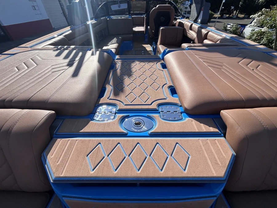 2025-malibu-wakesetter-25-lsv-144625-image8.webp