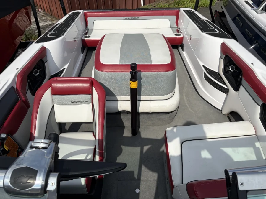 2010-nautique-ski-nautique-200-144633-image3.webp