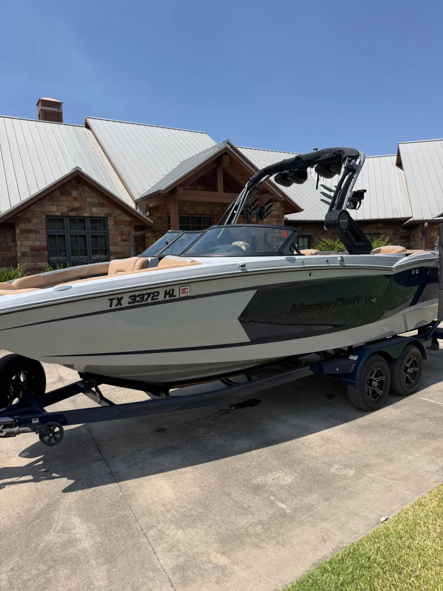2022-mastercraft-x-star-144338-image1.webp
