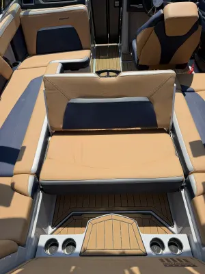 2022-mastercraft-x-star-144338-image5.webp