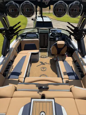 2022-mastercraft-x-star-144338-image6.webp