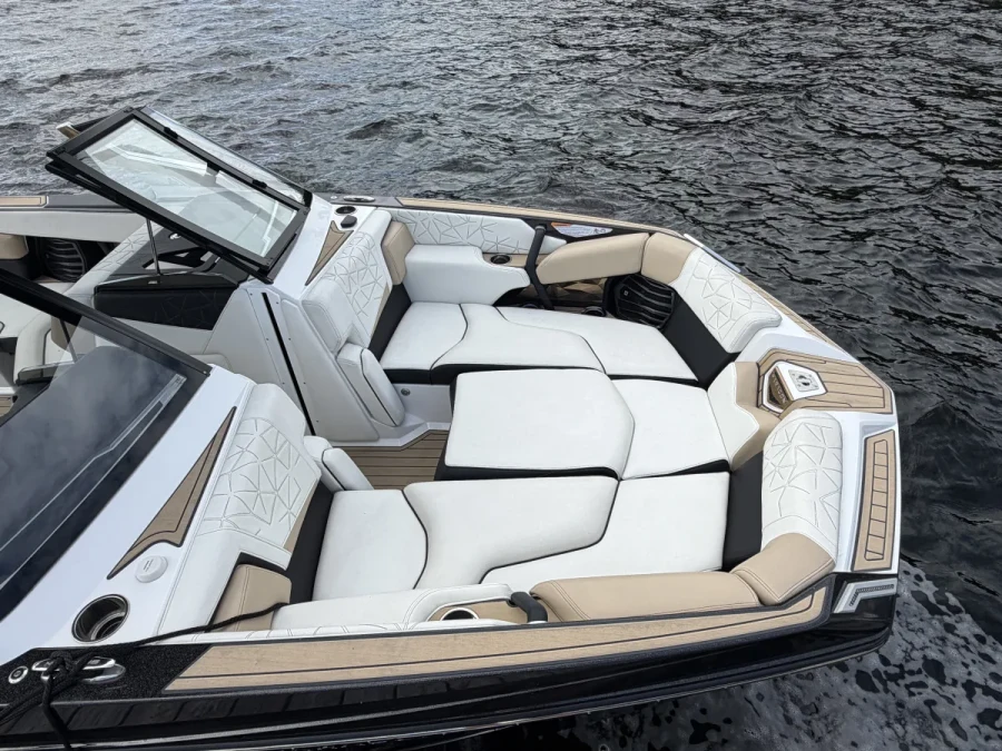 2020-nautique-g25-paragon-144656-image3.webp