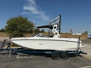 2017-nautique-g23-144671-image0.webp