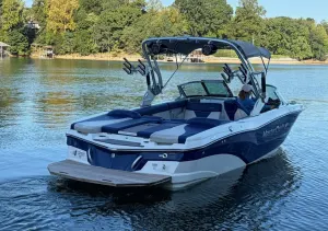 2017-mastercraft-xt23-144673-image11.webp