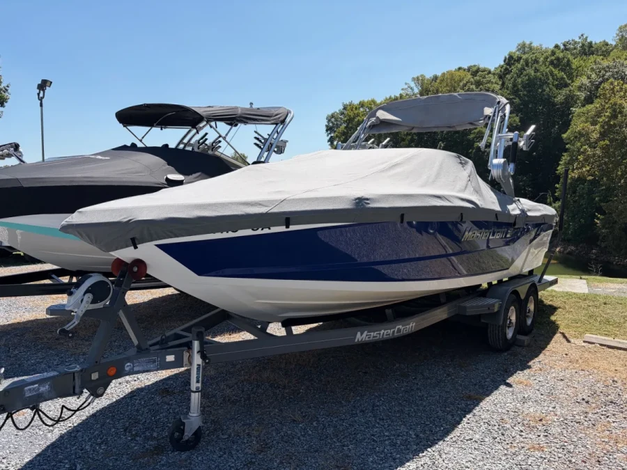 2017-mastercraft-xt23-144673-image12.webp