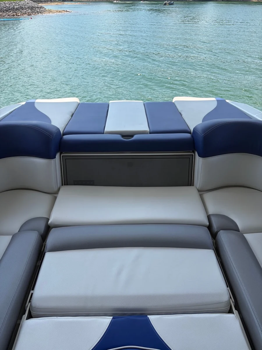 2017-mastercraft-xt23-144673-image6.webp