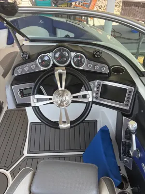 2017-mastercraft-xt23-144673-image8.webp
