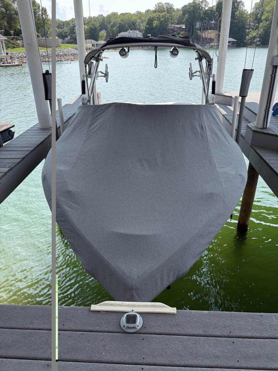 2017-mastercraft-xt23-144673-image8_175045.webp
