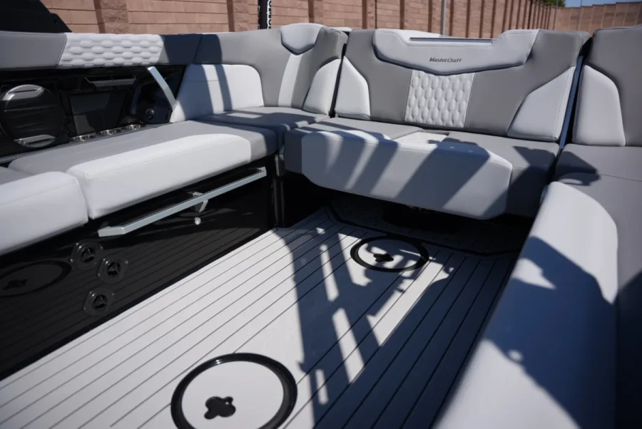 2026-mastercraft-xt23-144680-image12.webp