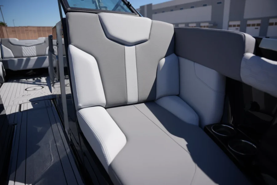 2026-mastercraft-xt23-144680-image8.webp