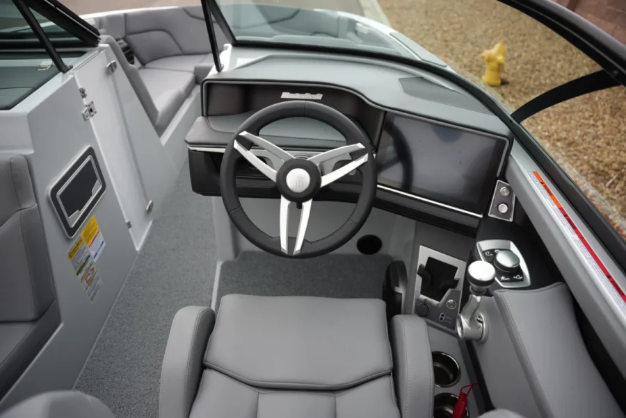 2026-mastercraft-xt24-144681-image10.webp