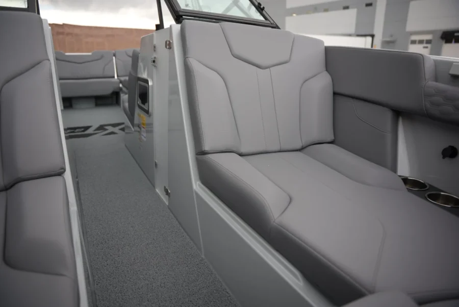 2026-mastercraft-xt24-144681-image8.webp