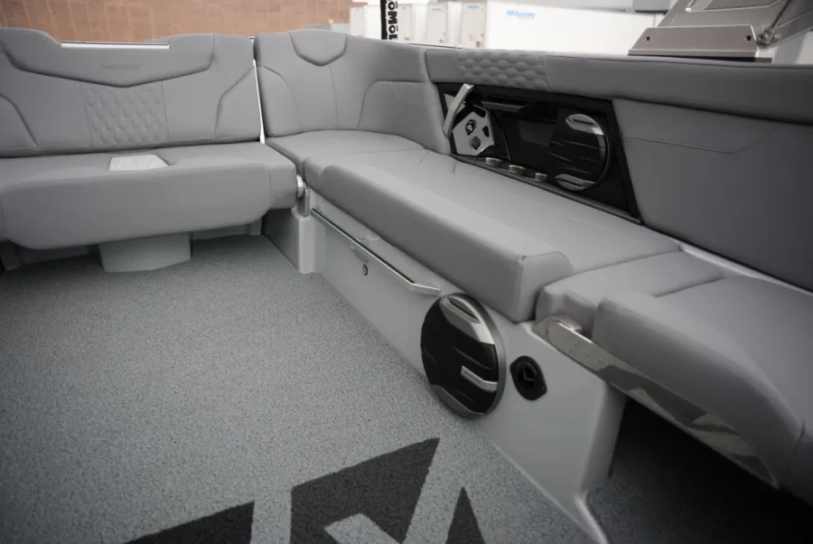 2026-mastercraft-xt24-144681-image9.webp