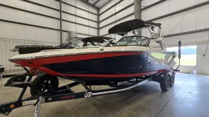 2022-mastercraft-xt25-144687-image1.webp