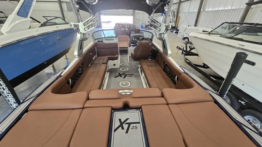 2022-mastercraft-xt25-144687-image7.webp