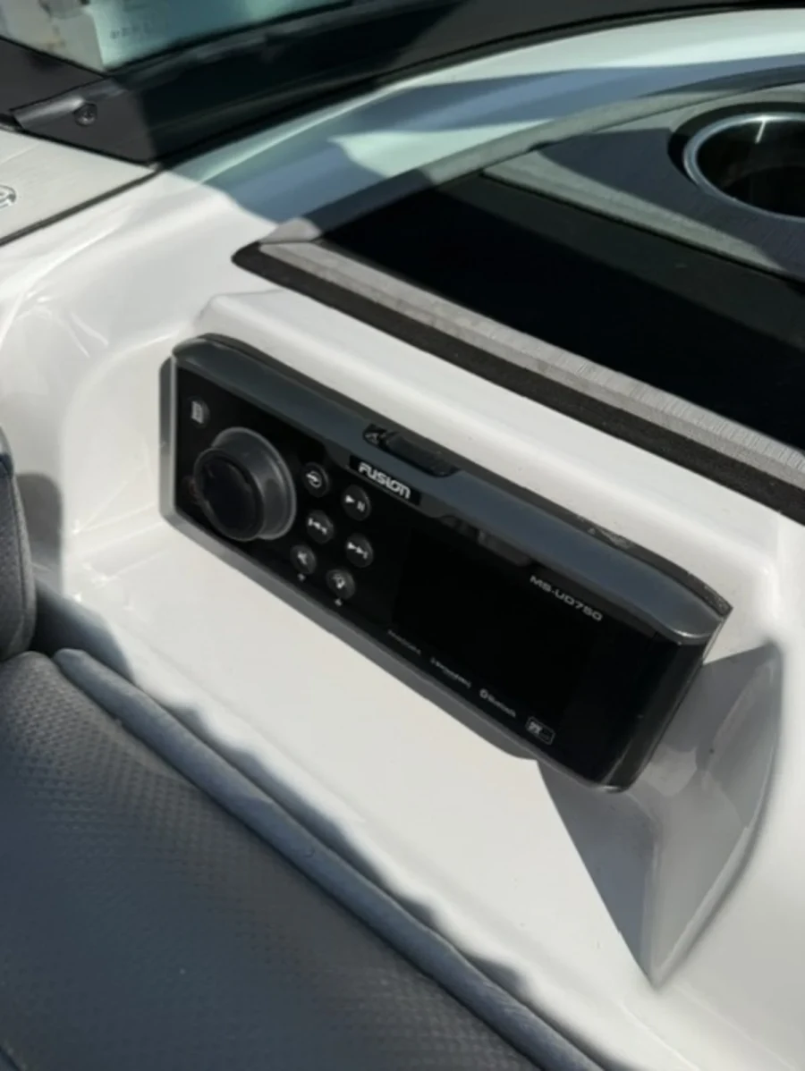 2017-mastercraft-xt21-144690-image10.webp