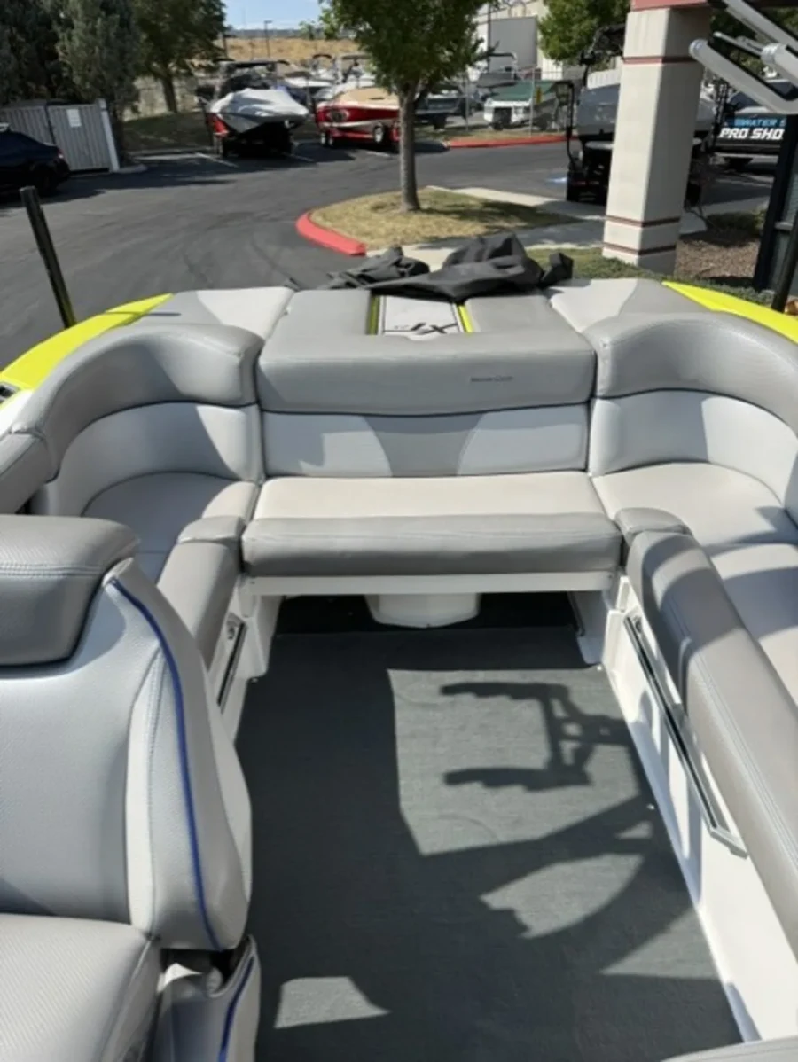 2017-mastercraft-xt21-144690-image16.webp
