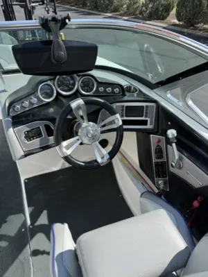 2017-mastercraft-xt21-144690-image17.webp