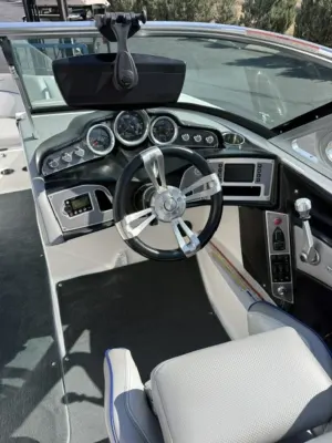 2017-mastercraft-xt21-144690-image2.webp