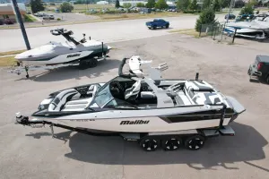 2017-malibu-wakesetter-24-mxz-144580-image5