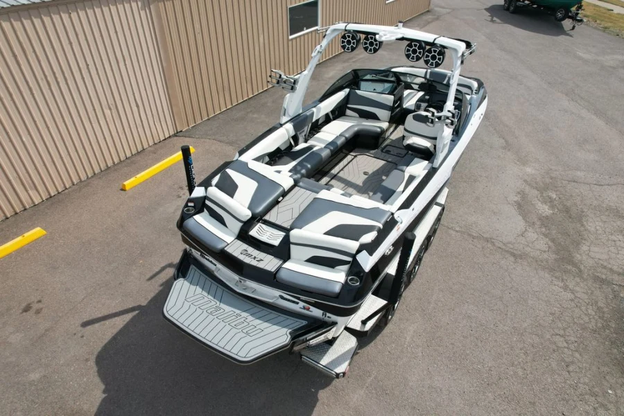 2017-malibu-wakesetter-24-mxz-144580-image6
