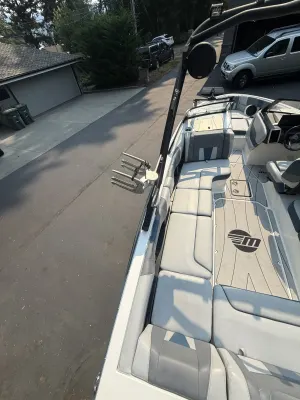 2022-malibu-wakesetter-23-lsv-144702-image3.webp