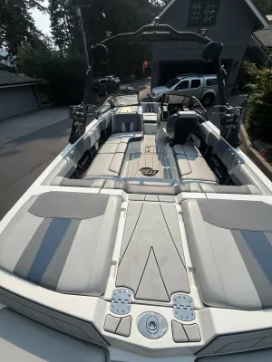 2022-malibu-wakesetter-23-lsv-144702-image5.webp