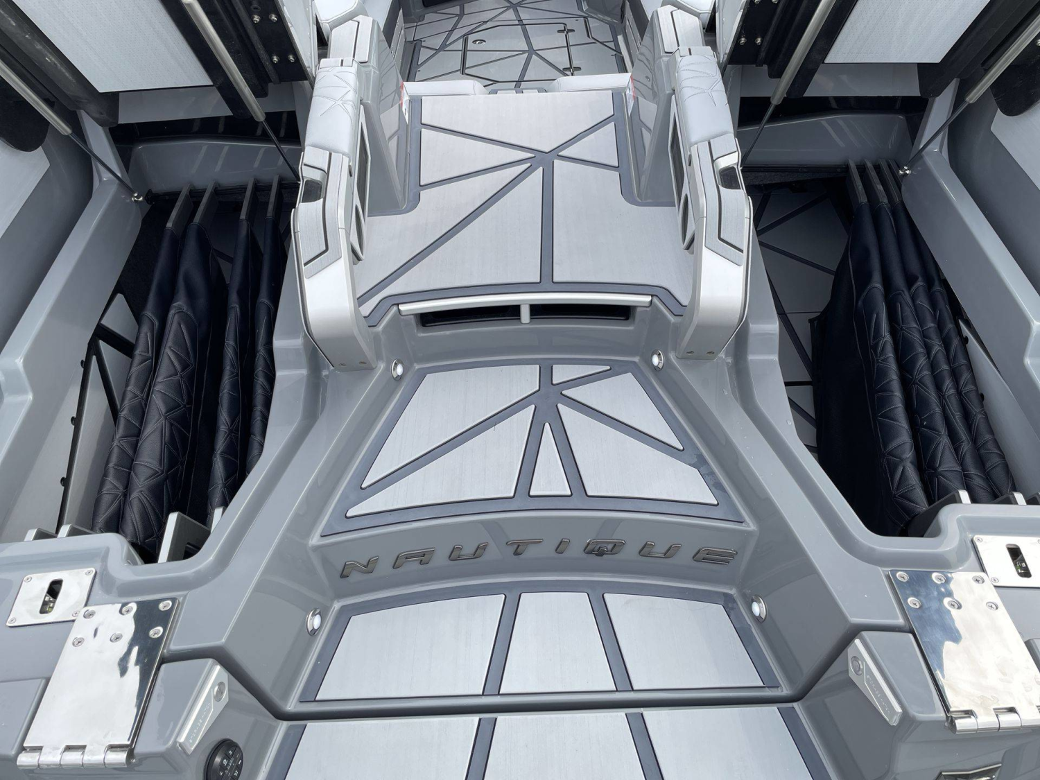 2027 Nautique G25 Paragon