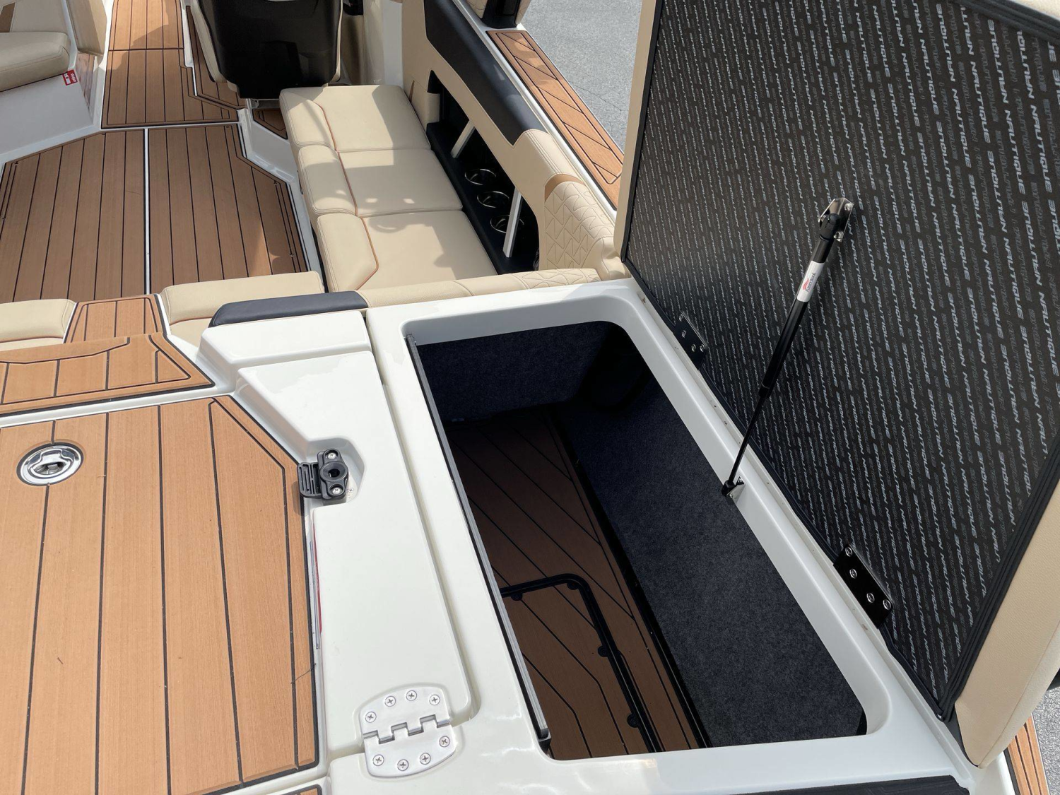 2027 Nautique GS22