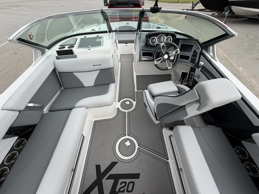 2021-mastercraft-xt20-144707-image10