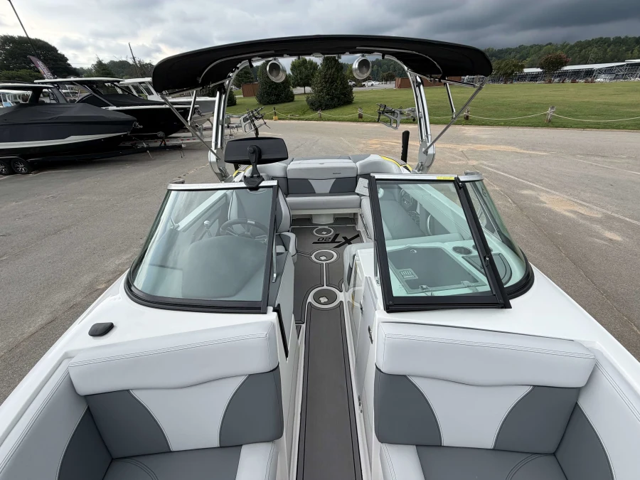 2021-mastercraft-xt20-144707-image11