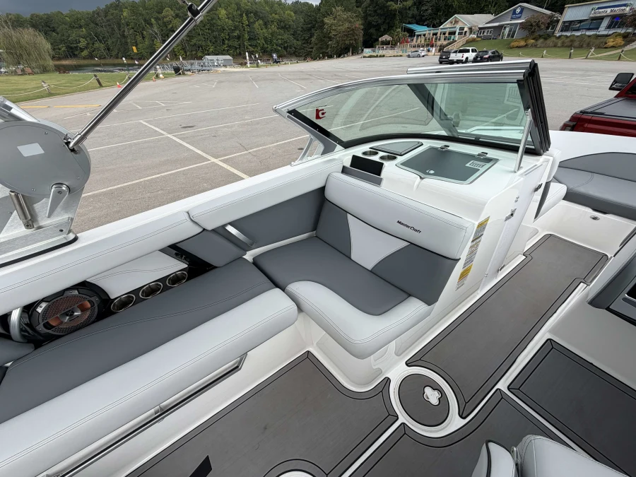 2021-mastercraft-xt20-144707-image12