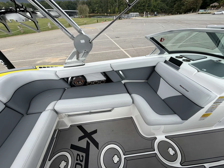 2021-mastercraft-xt20-144707-image13