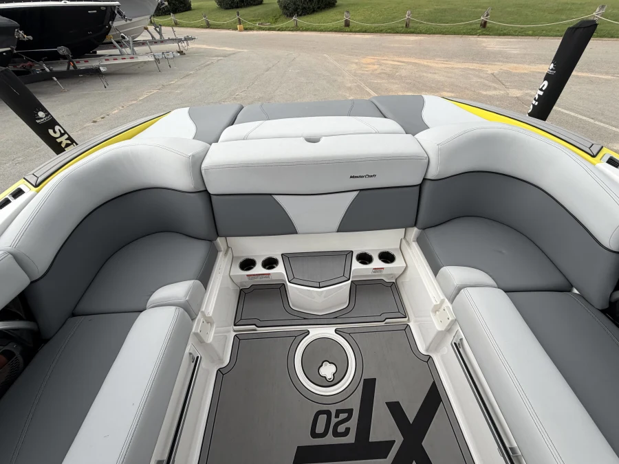 2021-mastercraft-xt20-144707-image16