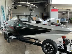 2018-malibu-wakesetter-vlx-144709-image1
