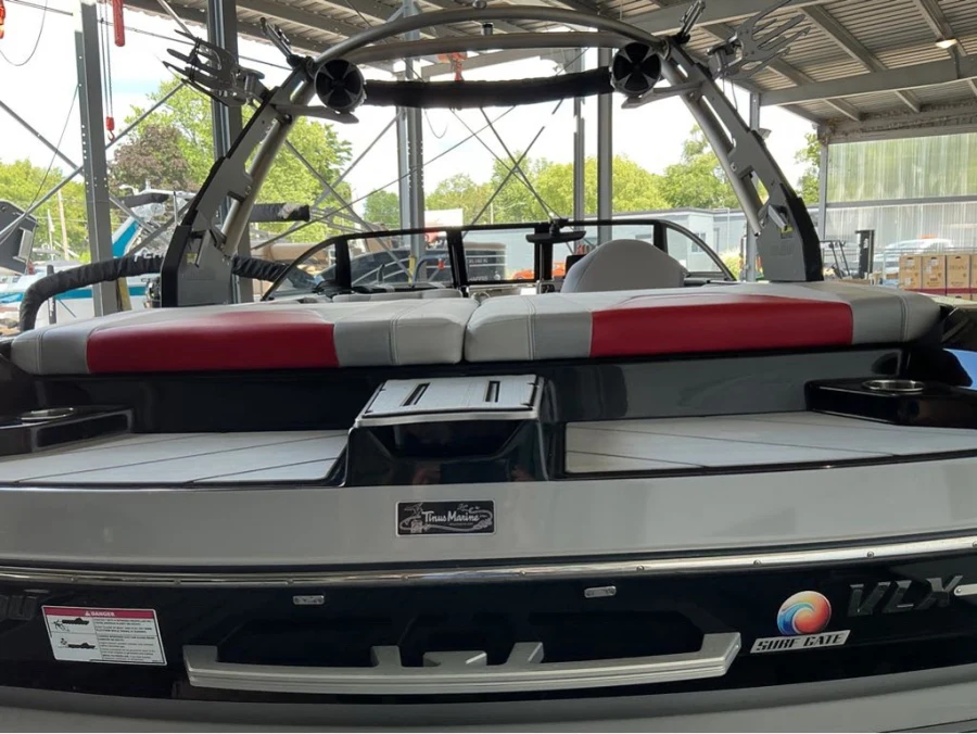 2018-malibu-wakesetter-vlx-144709-image6