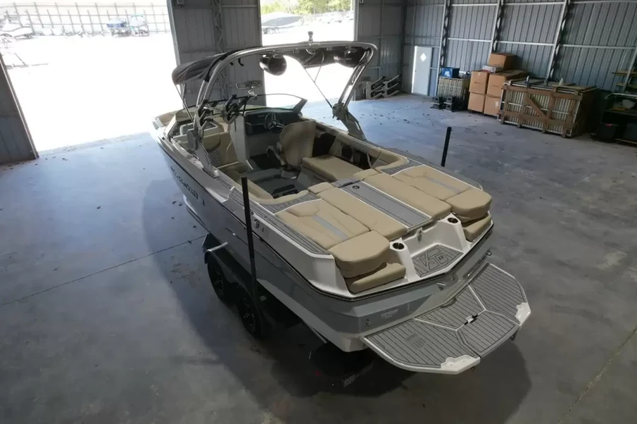 2027-mastercraft-xt22-144712-image10