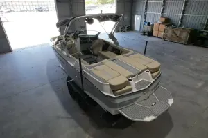 2027-mastercraft-xt22-144712-image10