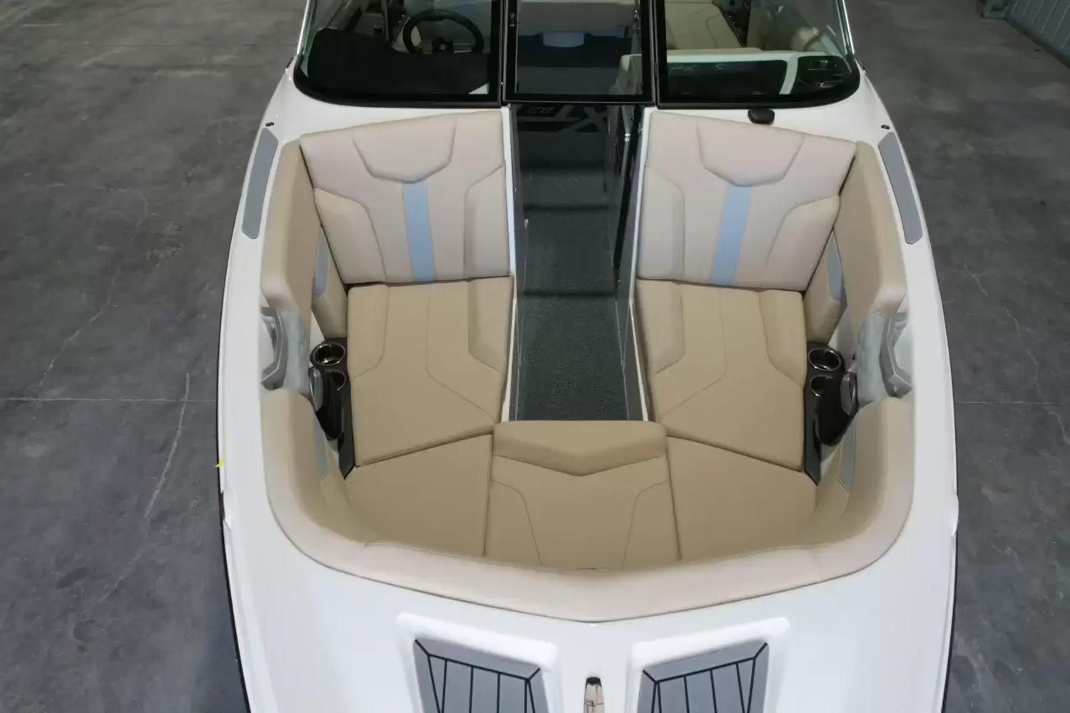 2027 Mastercraft XT22