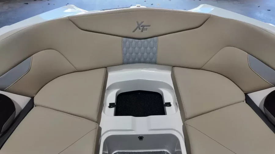 2027-mastercraft-xt22-144712-image16