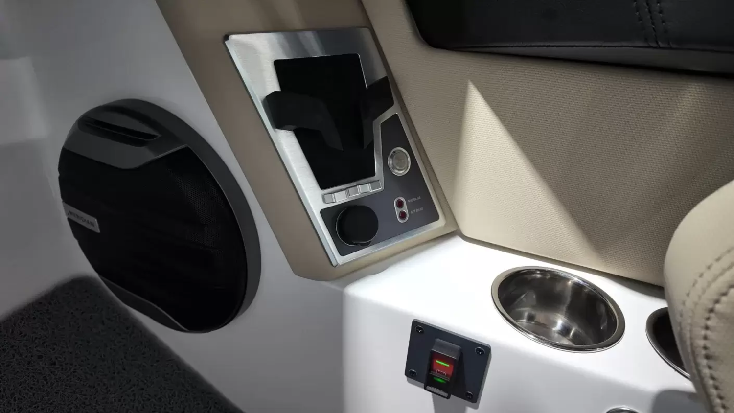 2027 Mastercraft XT22