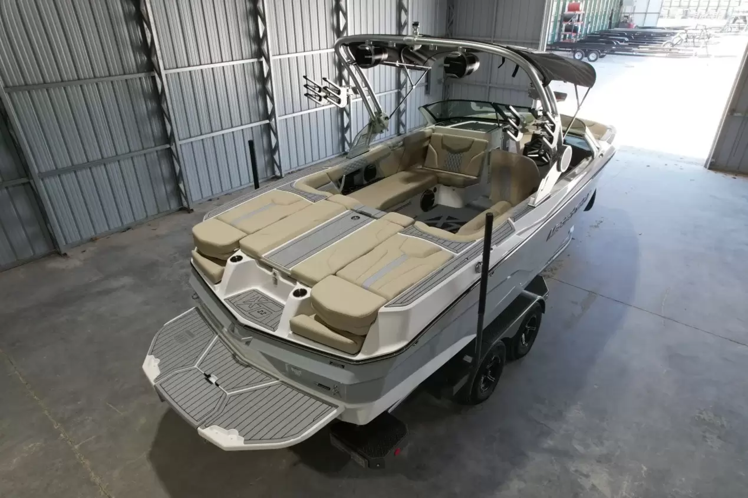 2027 Mastercraft XT22