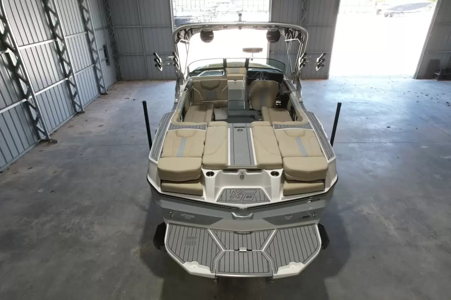 2027 Mastercraft XT22