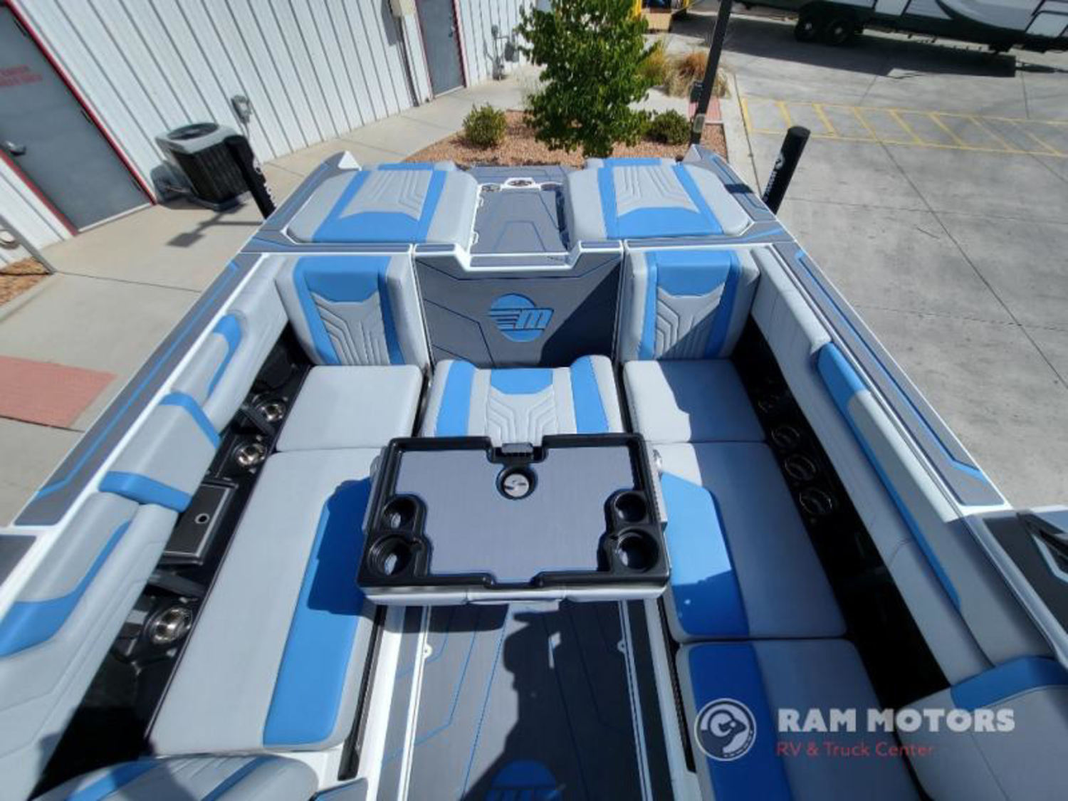 2027 Malibu Boats Wakesetter LSV 25 LSV