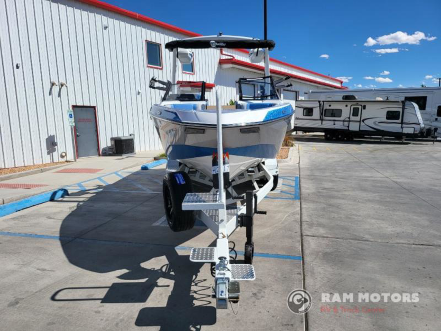 2027 Malibu Boats Wakesetter LSV 25 LSV